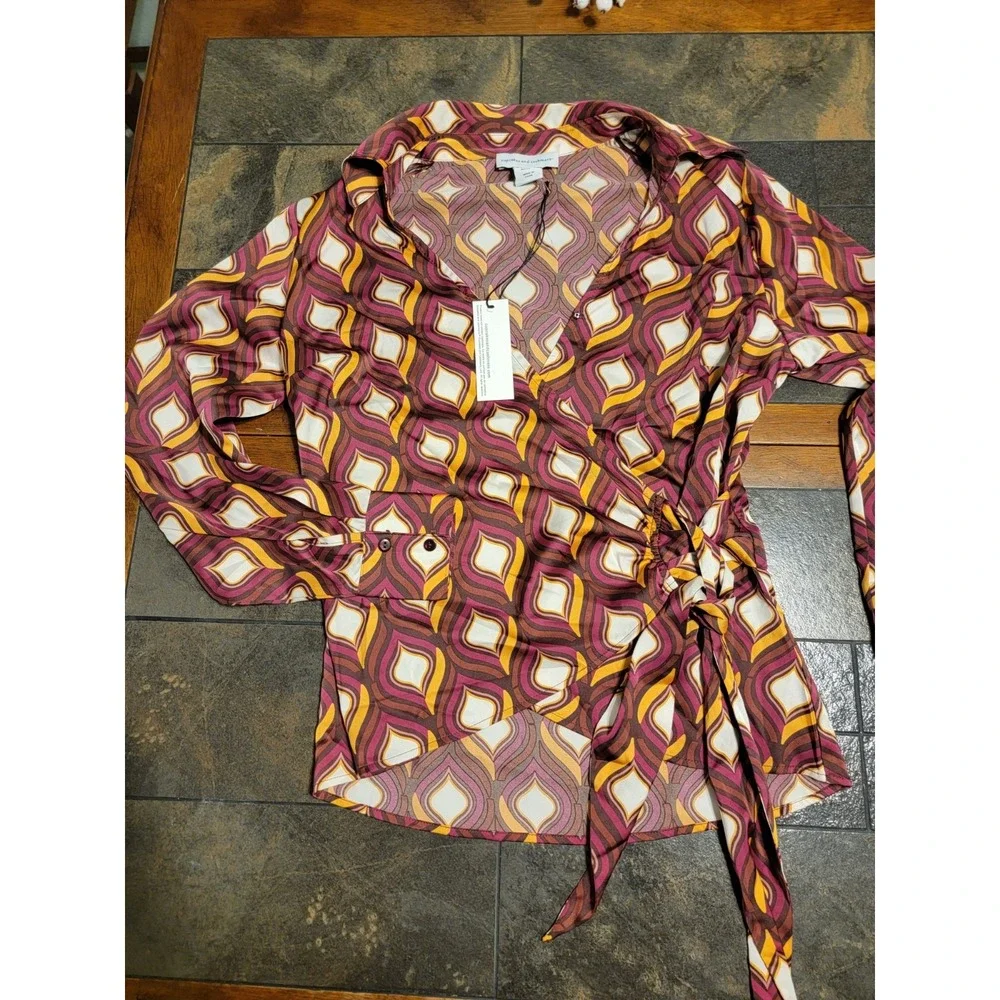 NWT Cupcakes and Cashmere Groovy Hippie Chic Tie‎ Wrap Long Sleeve Top size XS